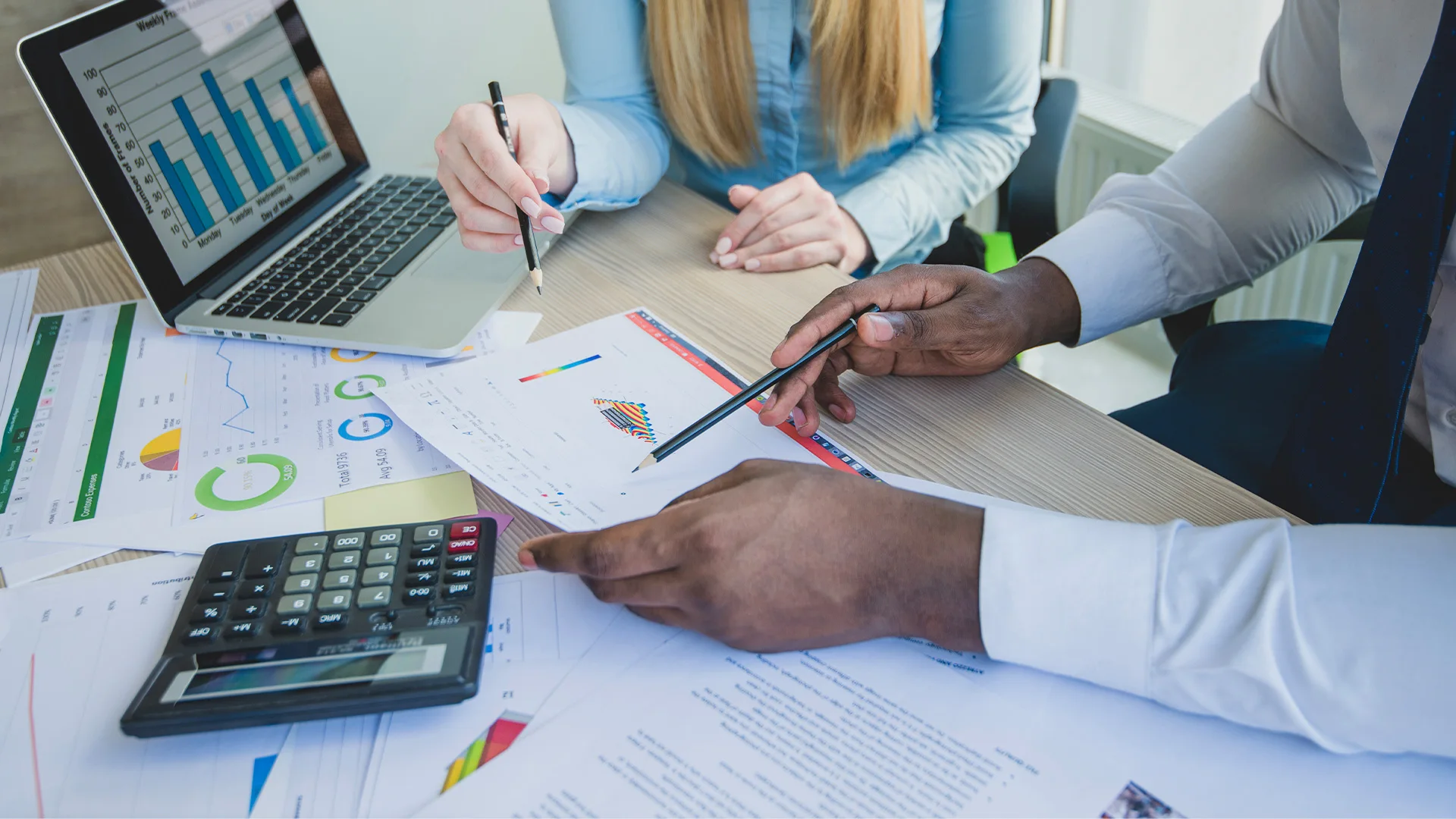 How Professional Payroll Services Save Businesses Time, Money, and Compliance Hassles